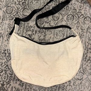 BAGGU Ivory Medium Crescent Bag